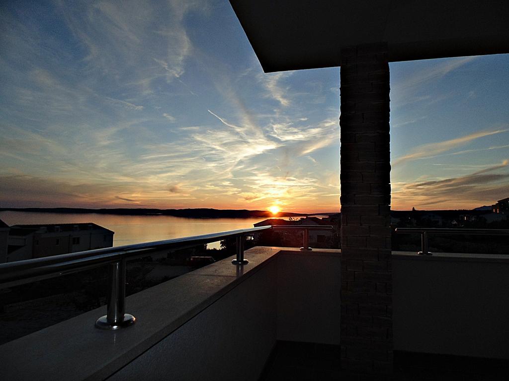 House Natali 70M From The Beach - Free Ev Top Up Rtina Exteriör bild