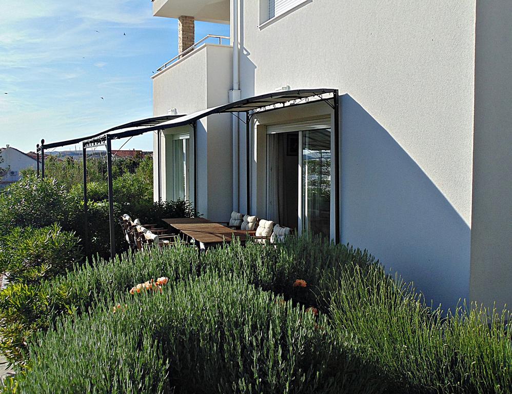 House Natali 70M From The Beach - Free Ev Top Up Rtina Exteriör bild