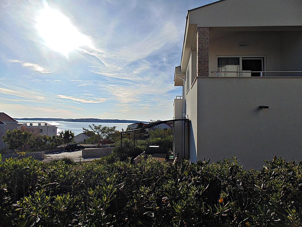 House Natali 70M From The Beach - Free Ev Top Up Rtina Exteriör bild