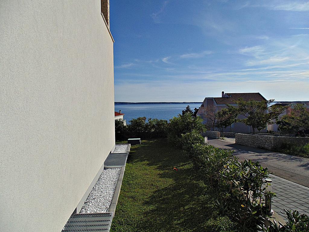 House Natali 70M From The Beach - Free Ev Top Up Rtina Exteriör bild