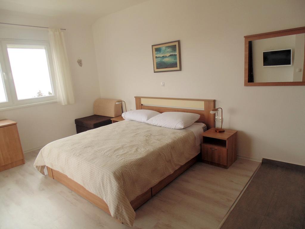 House Natali 70M From The Beach - Free Ev Top Up Rtina Exteriör bild